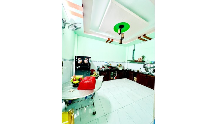 Bán nhà 4 tầng, 65m², 4PN, 4WC, 5.8 tỷ, Bình Tân, sổ hồng